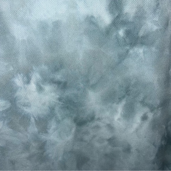 lulu lemon Relaxed Mesh Pocketed Short Sleeve - Picture 6 of 7